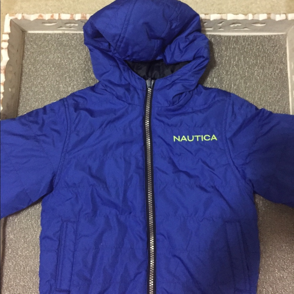 EUC REVERSIBLE Nautica coat.